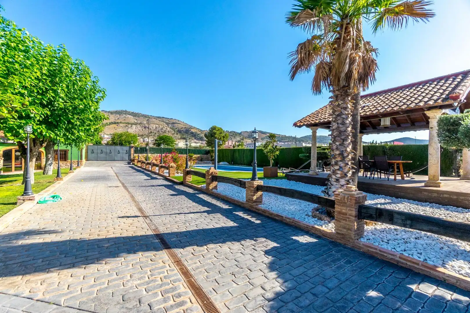 Detached house with pool to rent in Onil, imagen 3