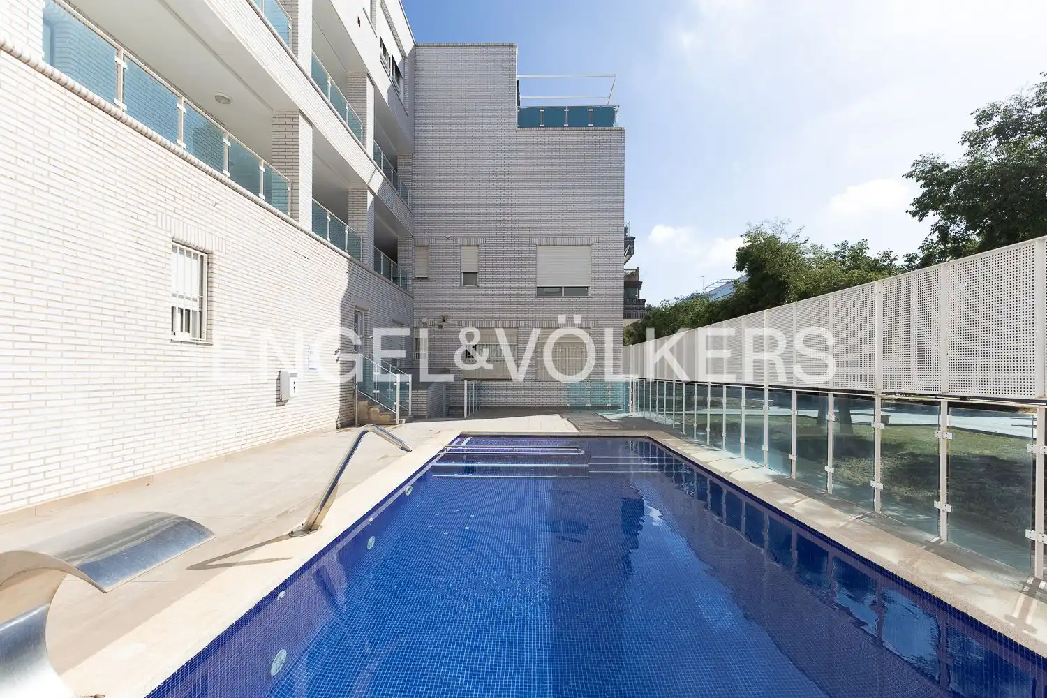 Piscina de Ático de alquiler en Rafelbuñol / Rafelbunyol con Aire acondicionado, Calefacción y Jardín privado