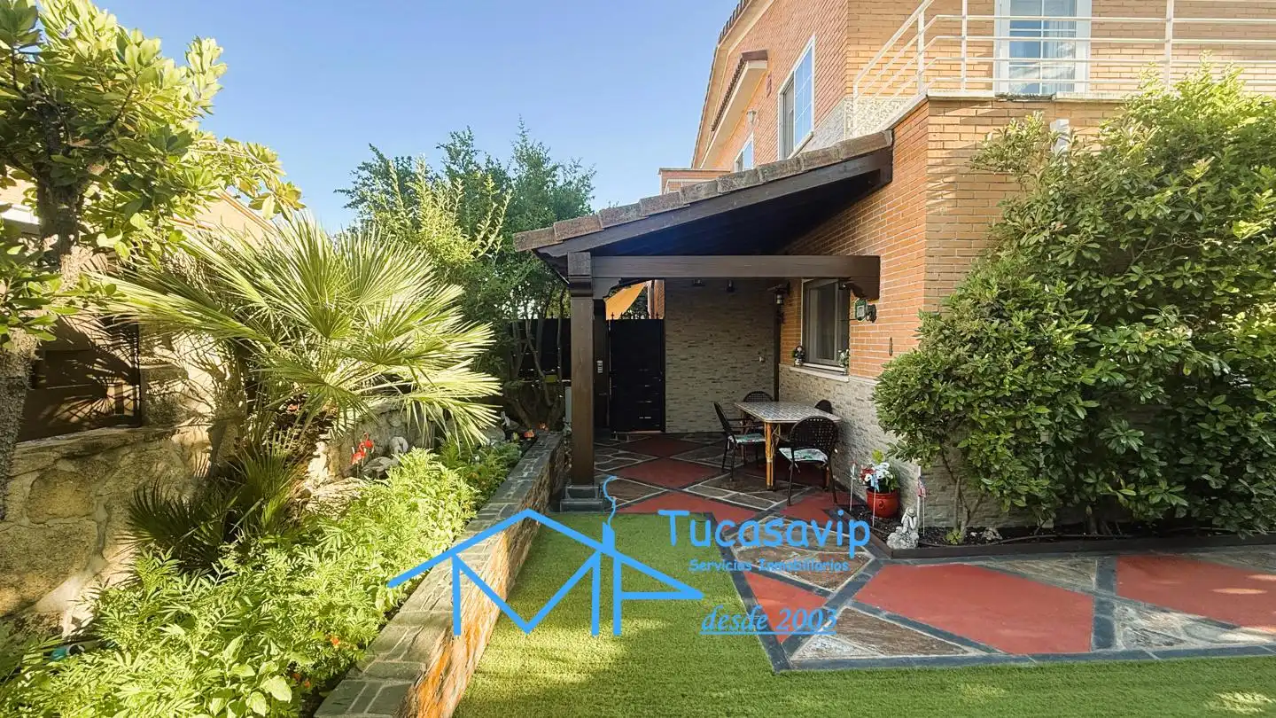 Terrassa de Casa o xalet en venda en Cebreros amb Calefacció, Jardí privat i Terrassa