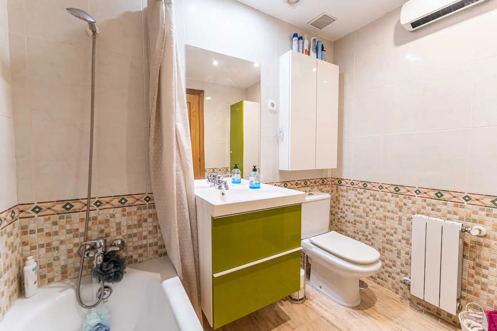 Bathroom of Duplexes for sale in Brunete  with Air Conditioner, Heating and Storage room
