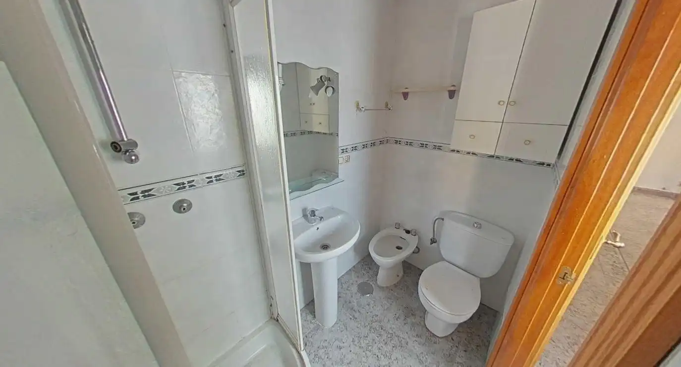 Bathroom of Houses for sale in Baeza