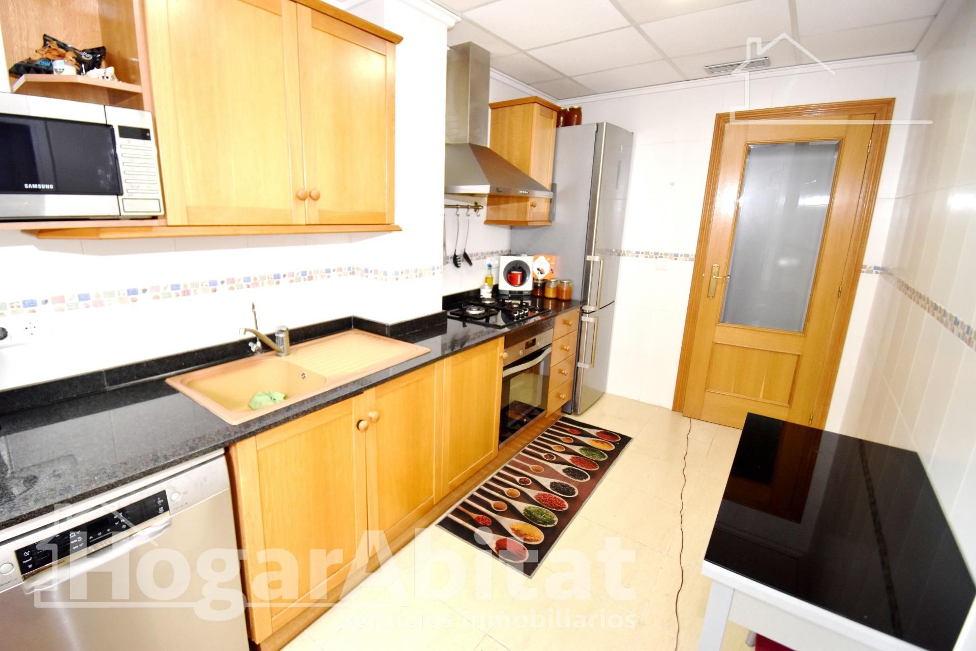 Kitchen of Flat for sale in Vila-real  with Air Conditioner and Storage room
