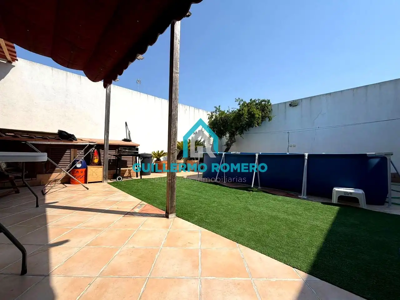 Vista exterior de Casa o xalet en venda en Coria del Río