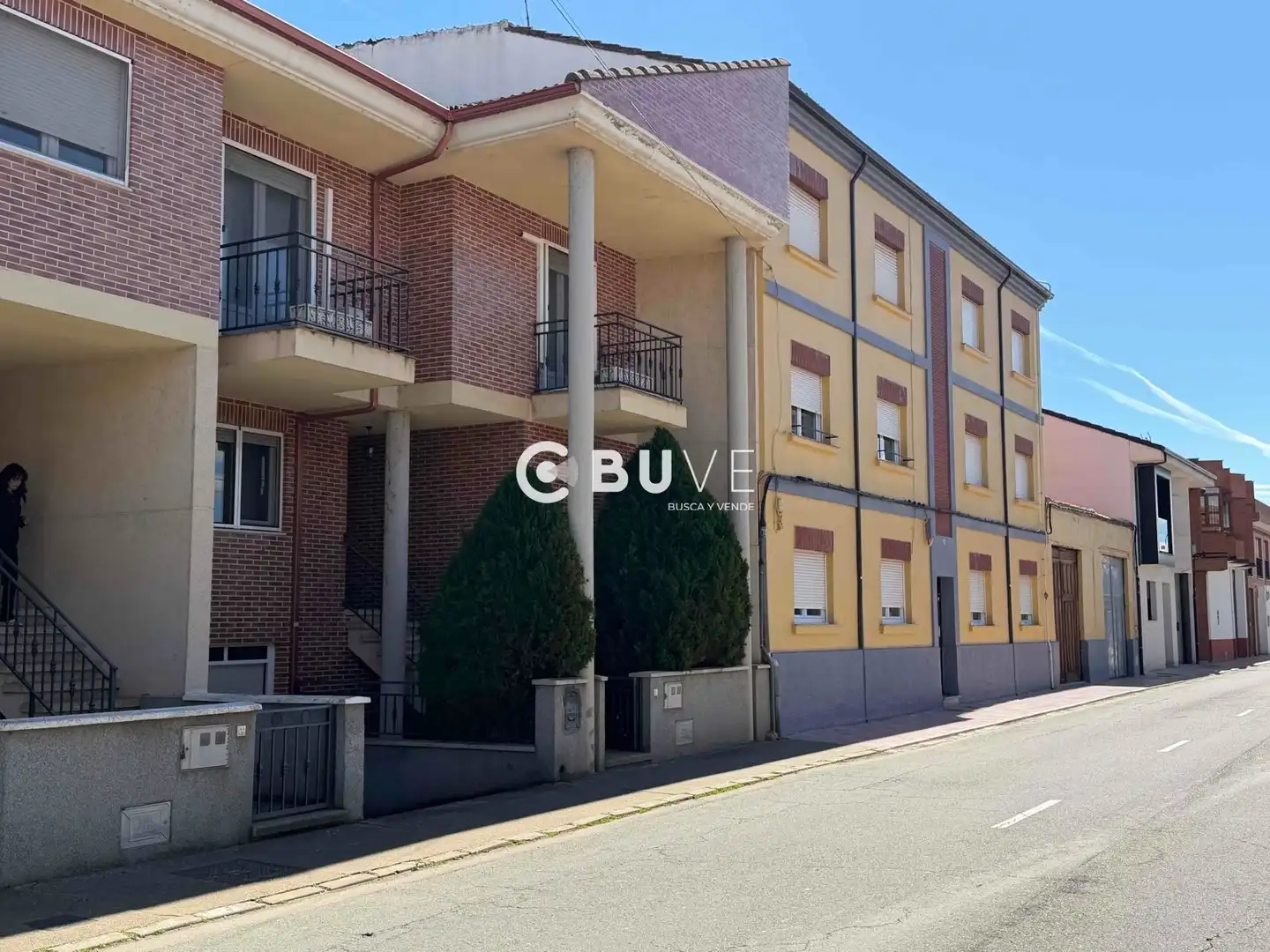Vista exterior de Casa adosada en venta en Valencia de Don Juan con Calefacción y Terraza