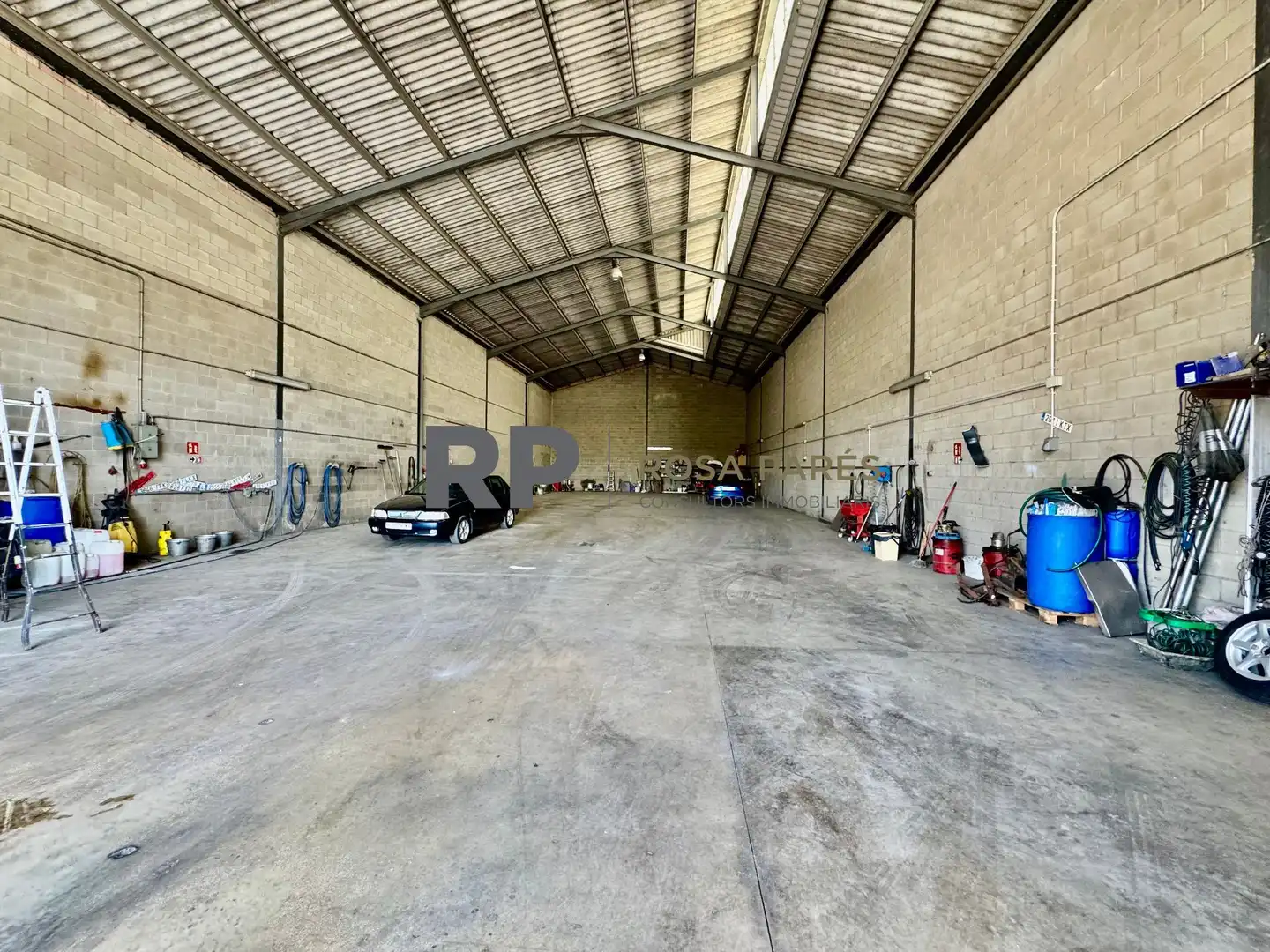 Vista exterior de Nave industrial en venta en Tona