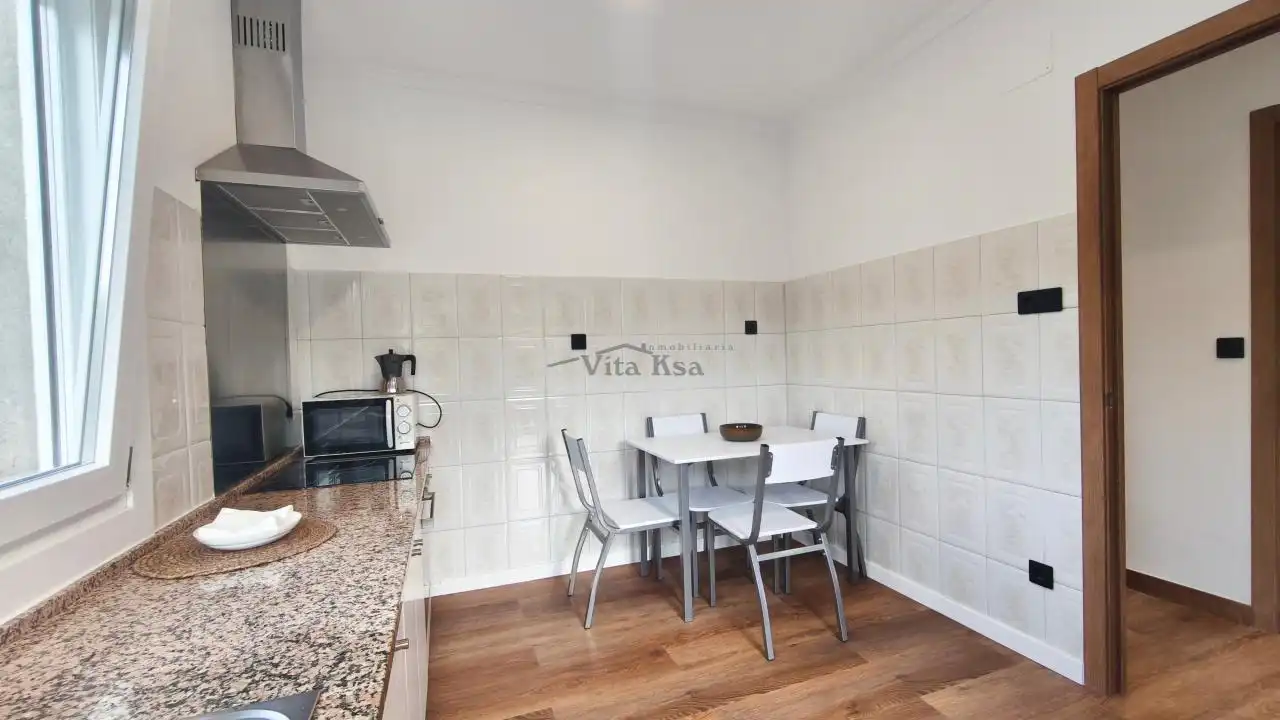 Cocina de Piso de alquiler en Ourense Capital  con Calefacción, Amueblado y Balcón