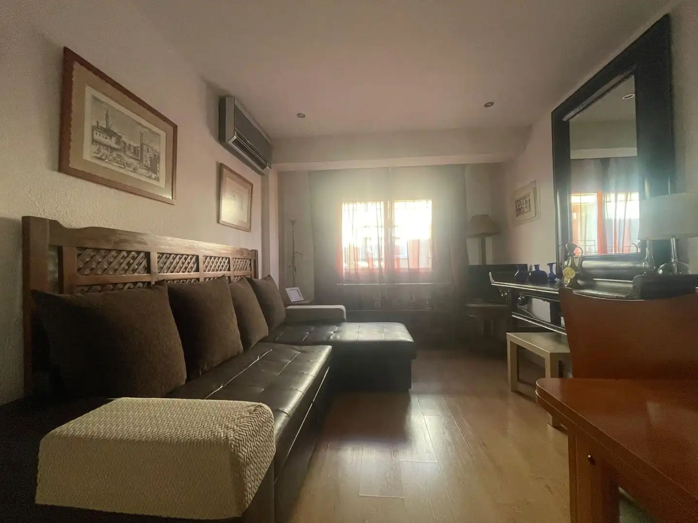 Living room of Flat for sale in Granada  with Air Conditioner, Heating and Balcony