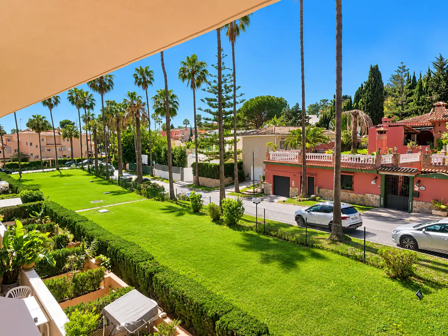 Vista exterior de Dúplex en venda en Marbella amb Moblat, Rentadora i Piscina comunitària