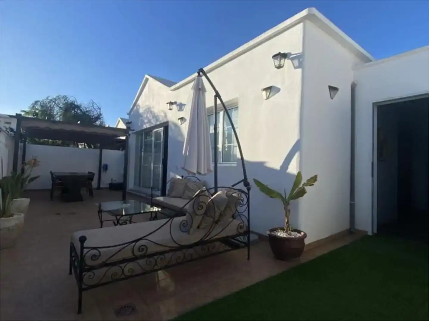 Terrassa de Casa o xalet en venda en Arrecife amb Aire condicionat i Piscina