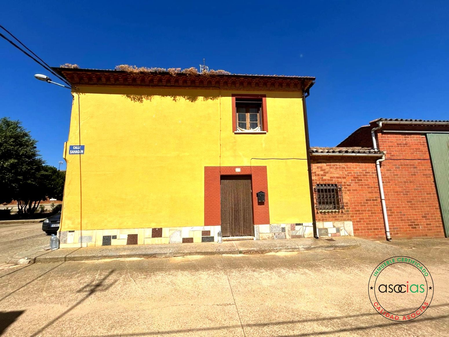 Exterior view of House or chalet for sale in Santervás de Campos  with Private garden and Furnished