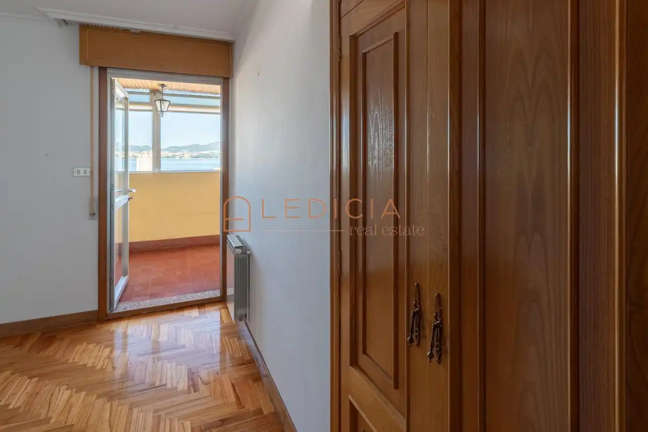 Piso en venta en García Barbón, 114, Centro - Areal