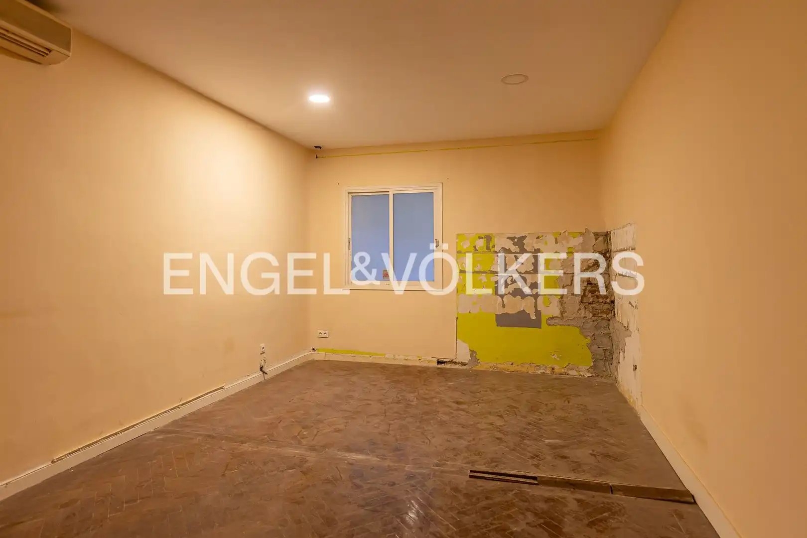 Flat for sale in Madrid  with Heating