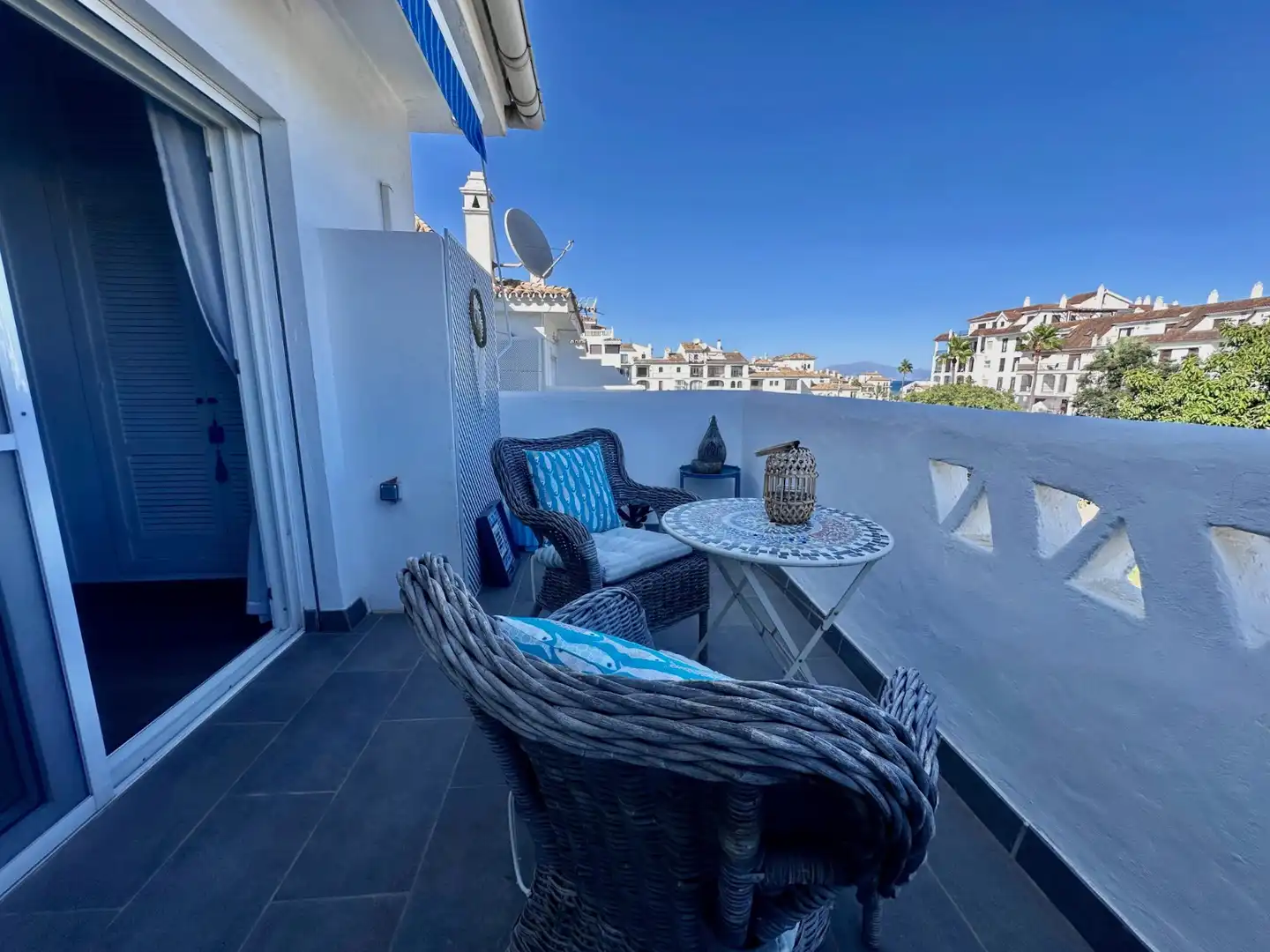 Terrassa de Casa o xalet en venda en Puerto de la Duquesa