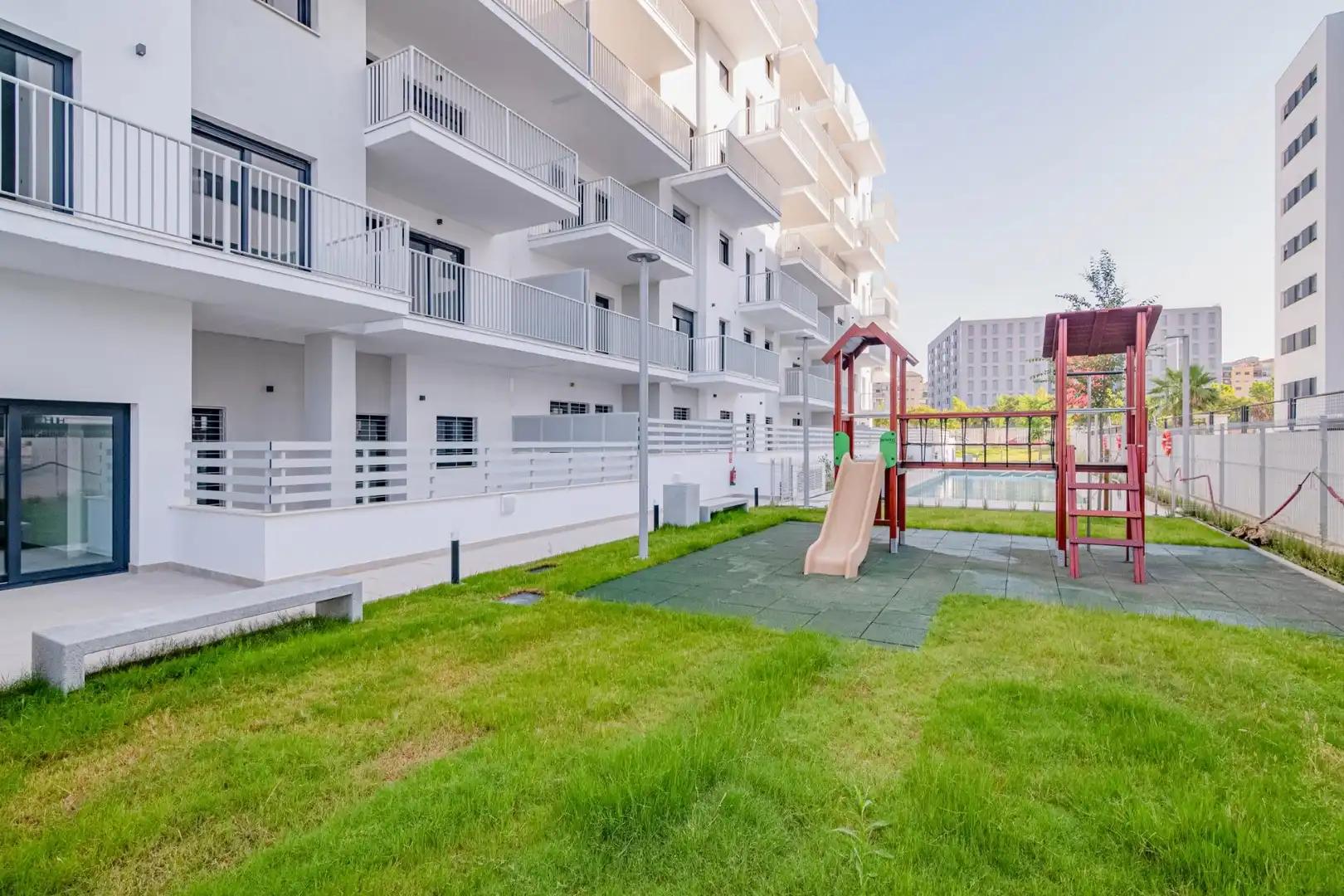 Vista exterior de Piso en venta en Granada con Aire acondicionado, Calefacción y Terraza
