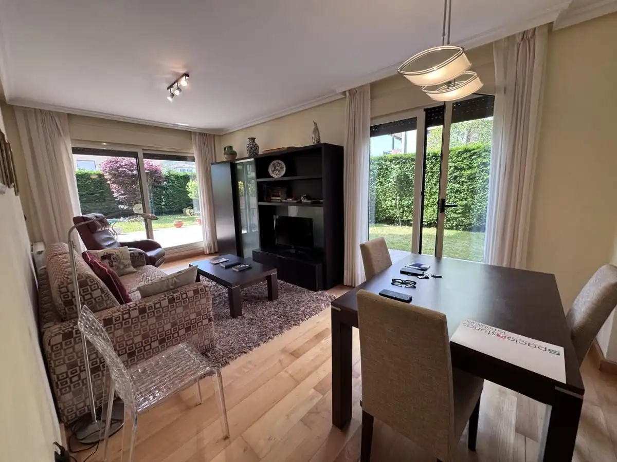 Wohnzimmer von Wohnung zum Verkauf in Llanes mit Heizung, Privatgarten und Terrasse