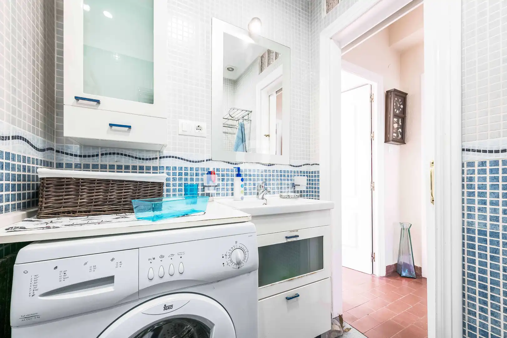 Bathroom of Flat for sale in Barbate  with Private garden, Swimming Pool and Balcony