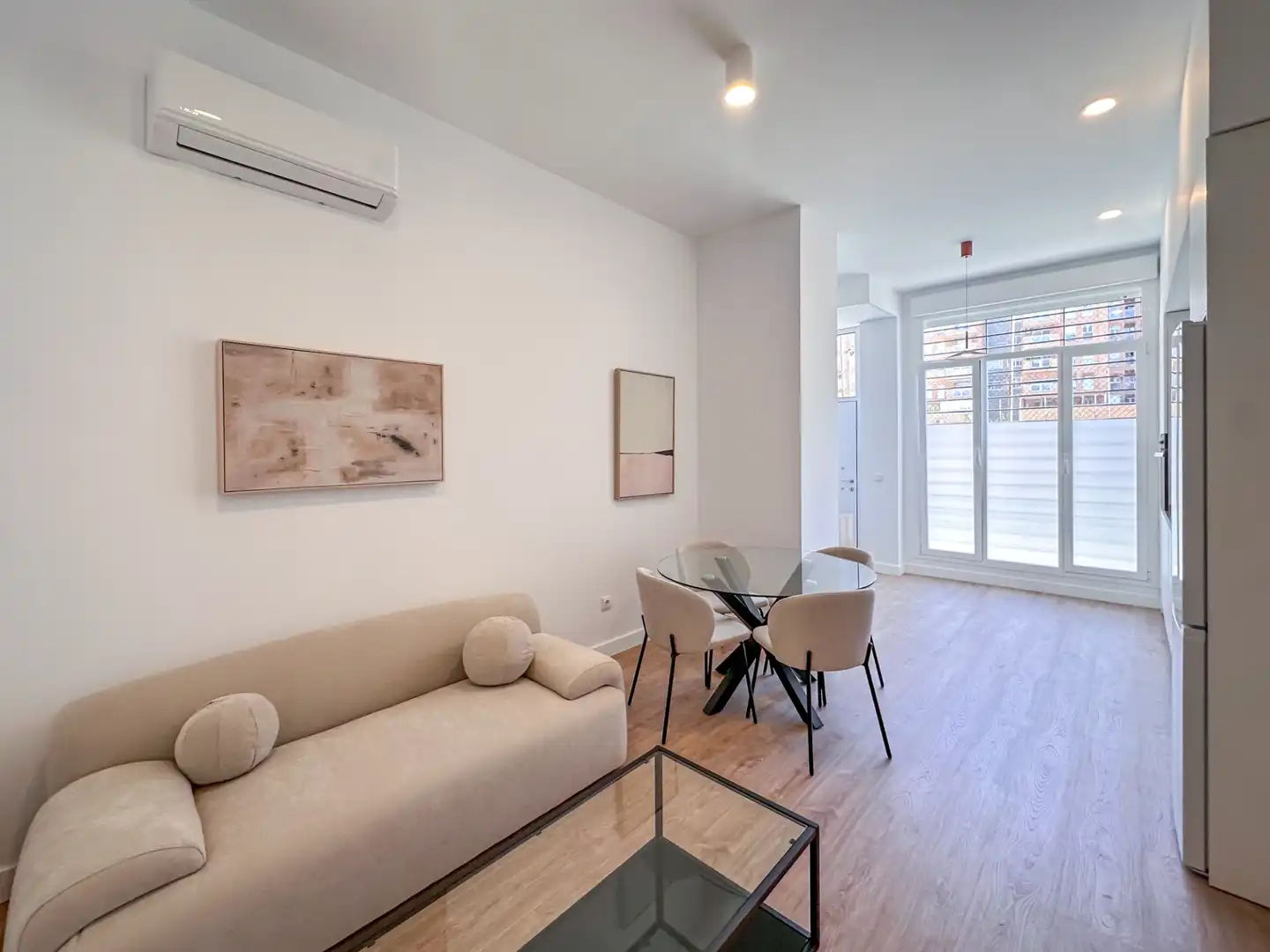 Flat with pool for sale in Calle Cueva de Menga 10