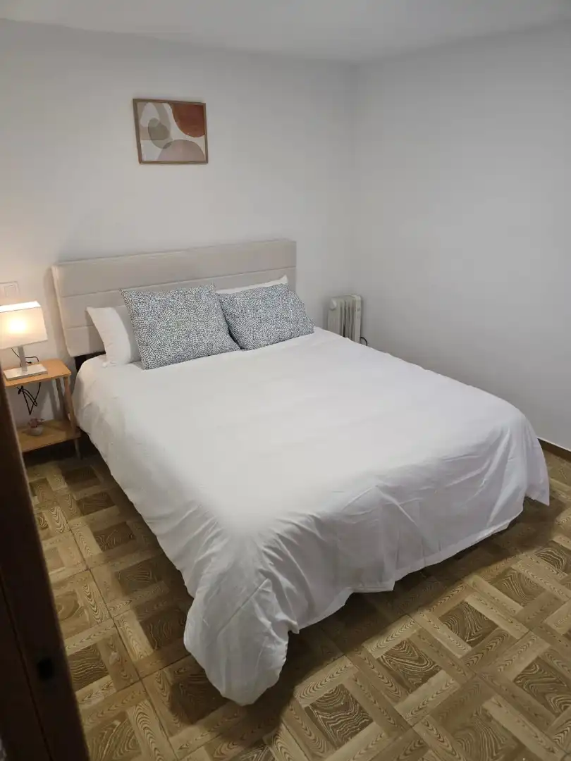 Habitación de Casa adosada de alquiler en Los Arcos con Aire acondicionado, Calefacción y Parquet