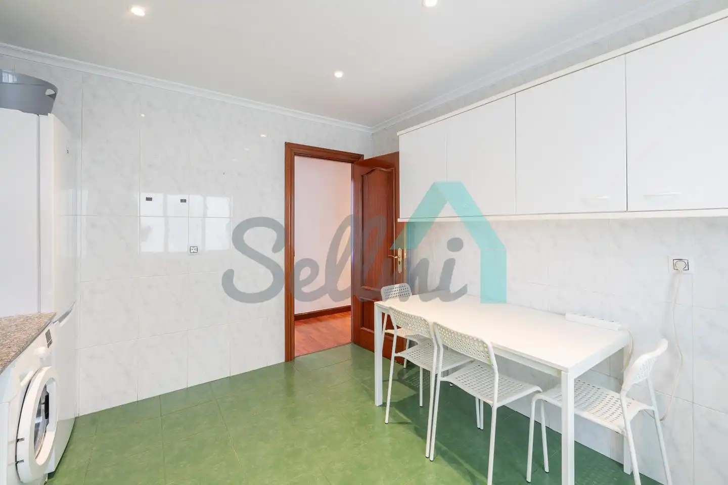 Cocina de Piso en venta en Oviedo  con Calefacción