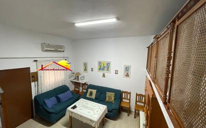 Sala d'estar de Apartament en venda en Almonte amb Aire condicionat