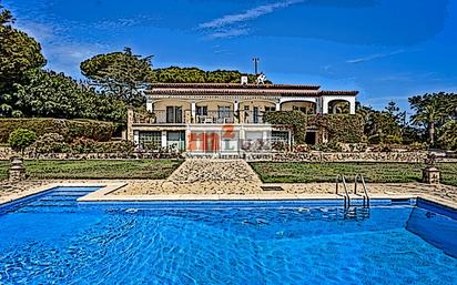 Vista exterior de Casa o xalet en venda en Sant Feliu de Guíxols amb Terrassa i Piscina