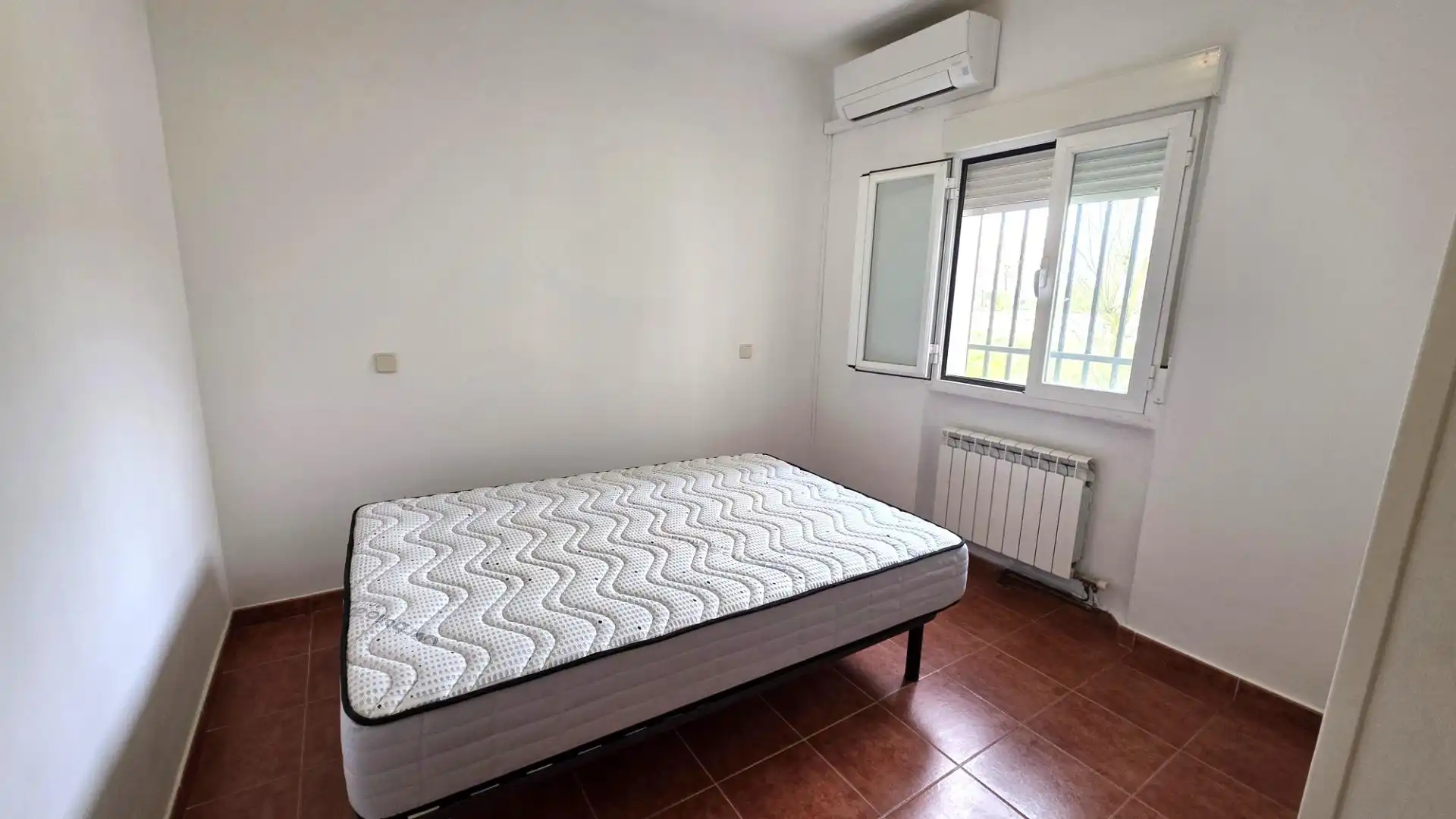 Dormitori de Pis en venda en Valdeolmos-Alalpardo amb Aire condicionat, Jardí privat i Terrassa