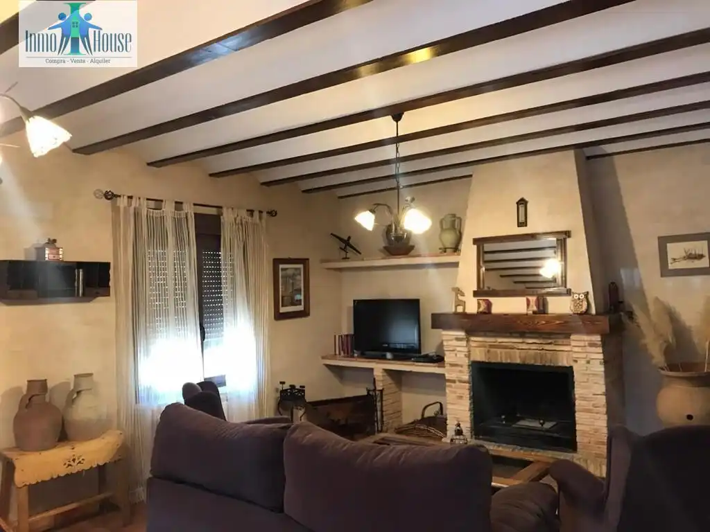 Sala de estar de Casa o chalet en venta en Alcaraz con Jardín privado y Amueblado