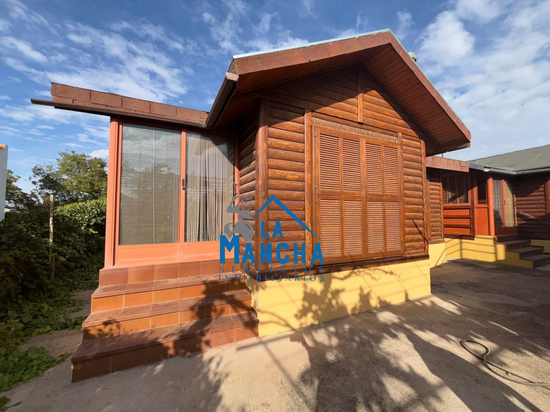 Vista exterior de Casa o xalet en venda en  Albacete Capital amb Jardí privat, Terrassa i Traster