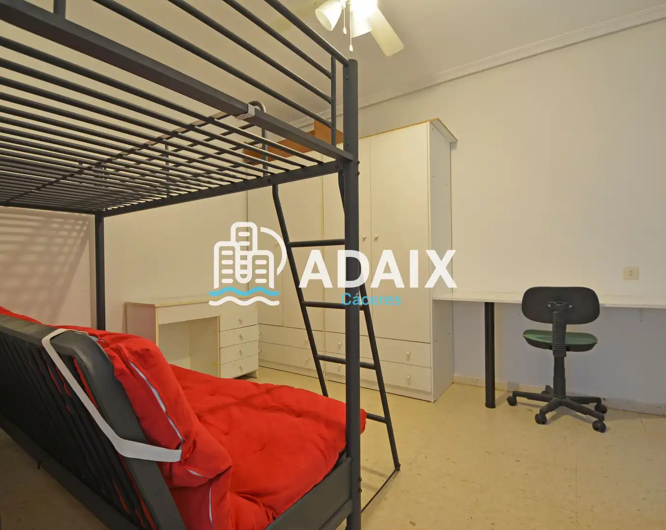 Habitación de Piso en venta en Cáceres con Aire acondicionado, Terraza y Balcón