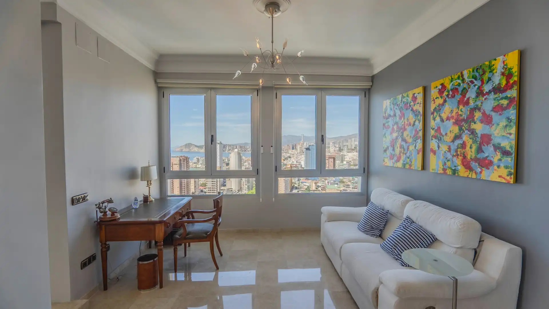 Sala d'estar de Àtic en venda en Benidorm amb Piscina, Moblat i Jacuzzi