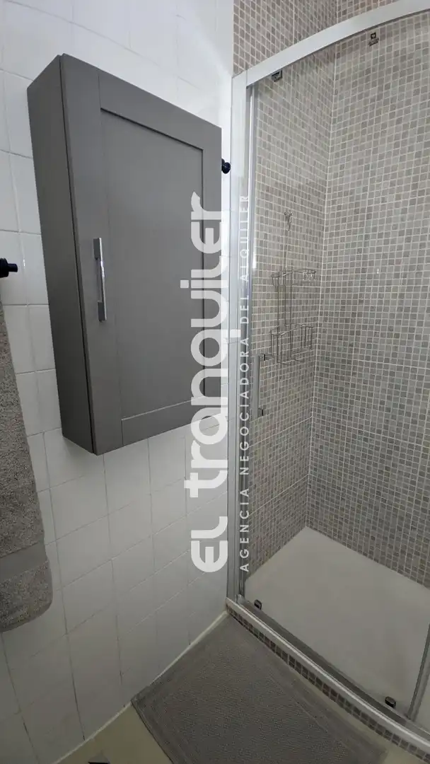 Badezimmer von Wohnung zum Verkauf in Madrid mit Klimaanlage, Parkett und Terrasse