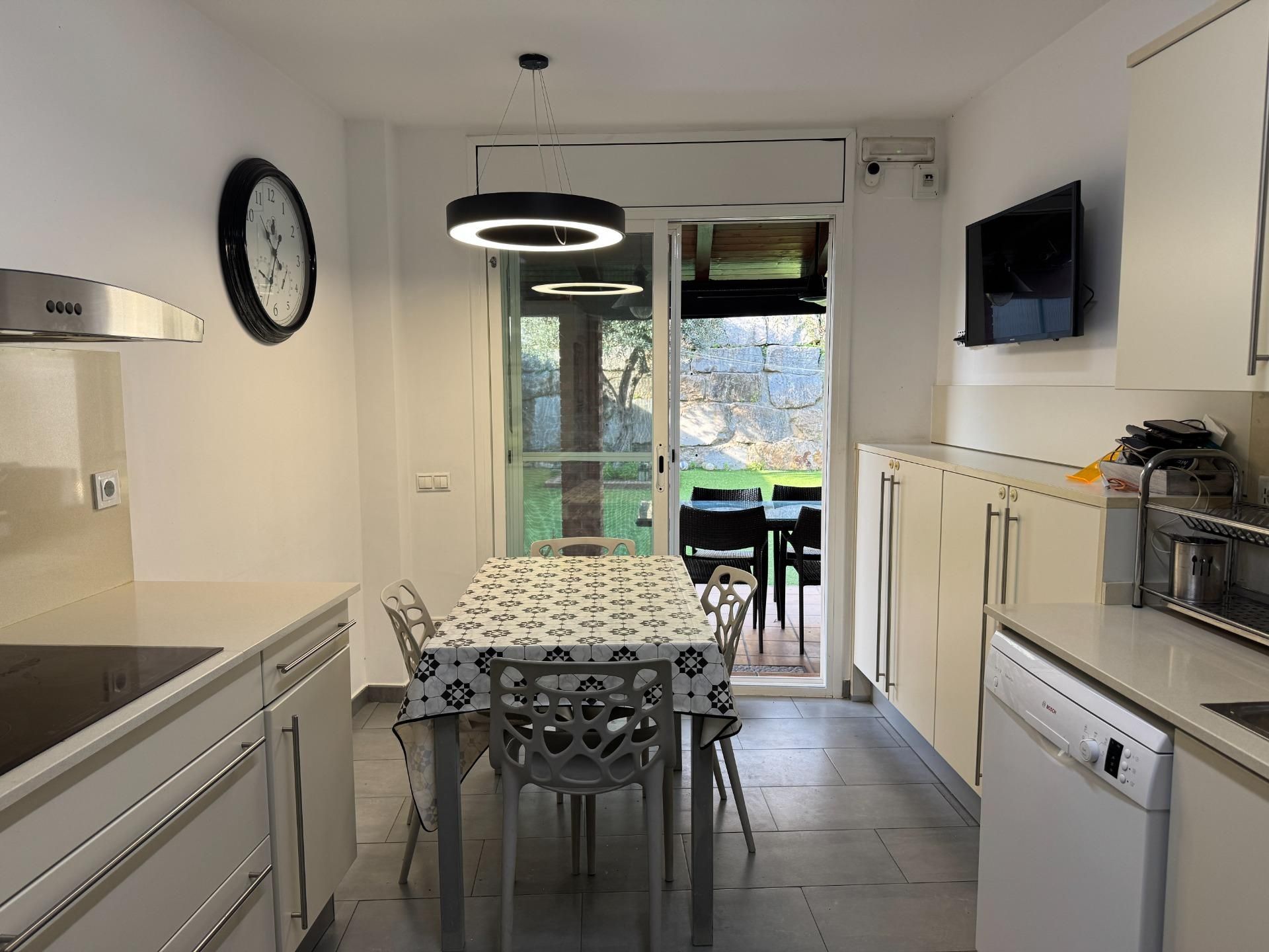 Kitchen of Single-family semi-detached for sale in La Roca del Vallès  with Air Conditioner, Heating and Private garden