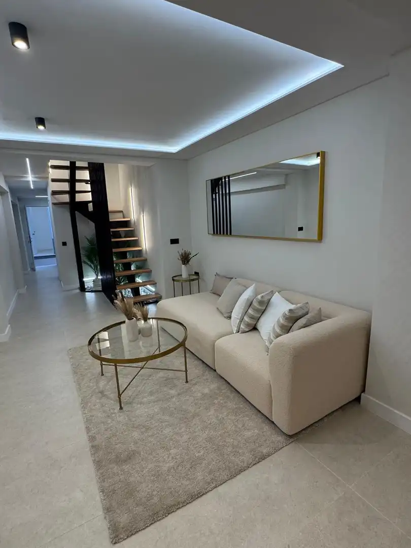 Sala d'estar de Casa o xalet en venda en Sevilla amb Terrassa