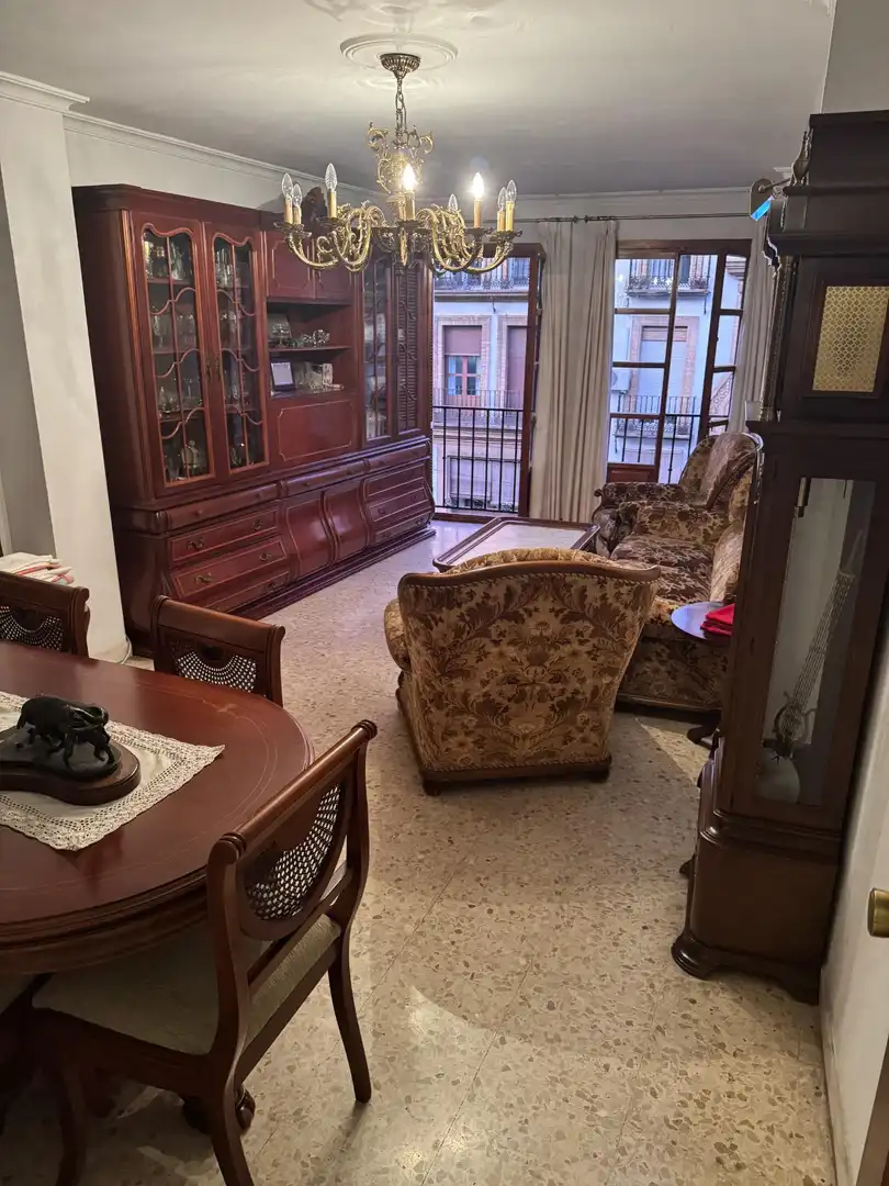Living room of Flat for sale in Sevilla  with Air Conditioner and Furnished