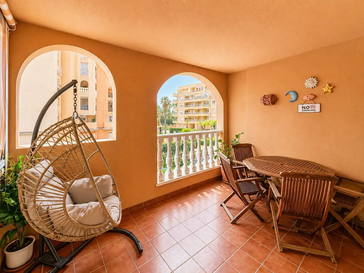 Apartamento con terraza en venta en Playa de los Locos, imagen 2