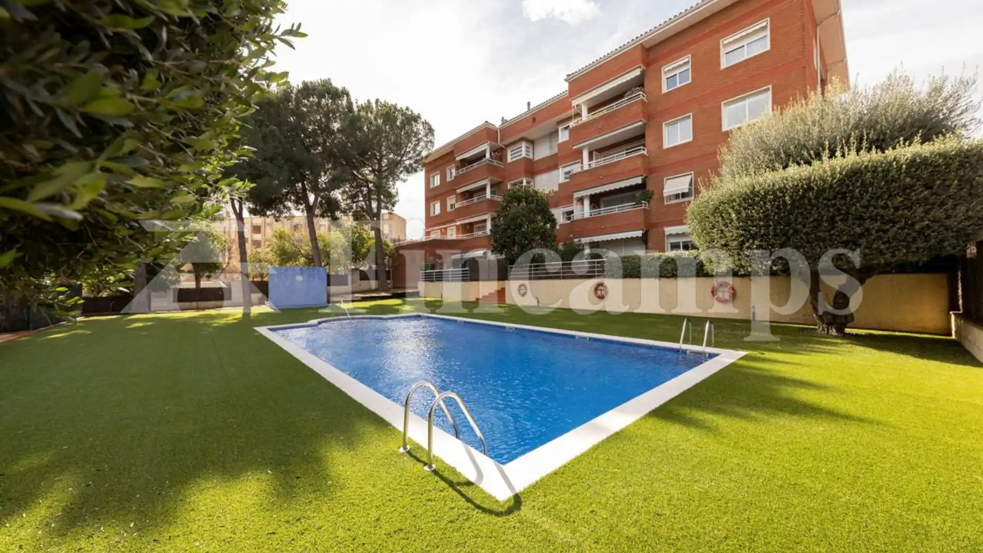 Außenansicht von Wohnung zum Verkauf in Sant Quirze del Vallès mit Klimaanlage, Heizung und Parkett