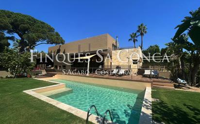 Vista exterior de Casa o xalet en venda en Castell-Platja d'Aro amb Piscina