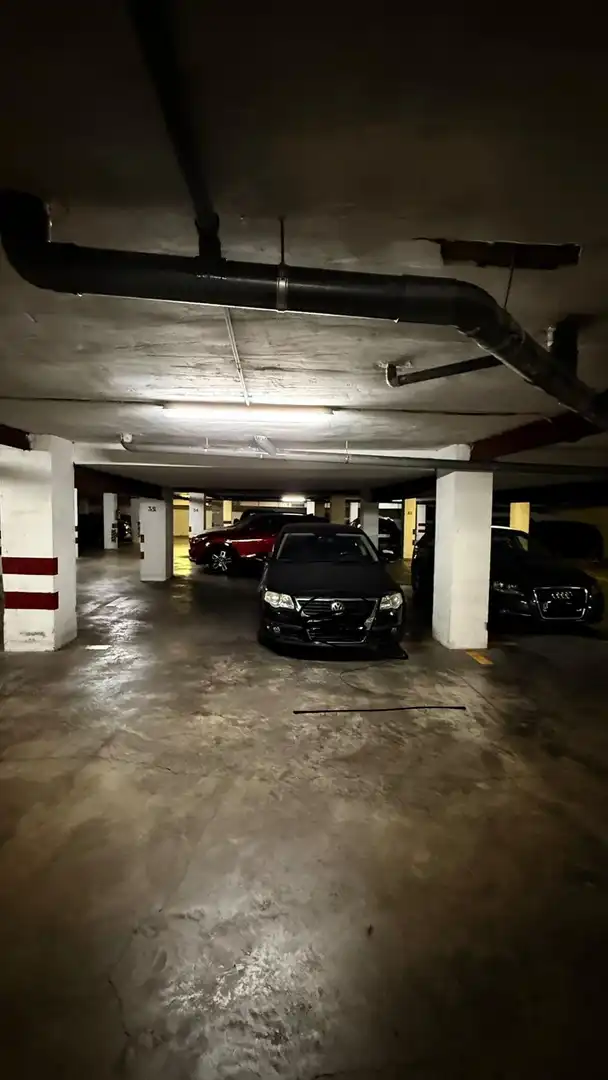 Parking de Piso de alquiler en Alicante / Alacant con Amueblado y Balcón