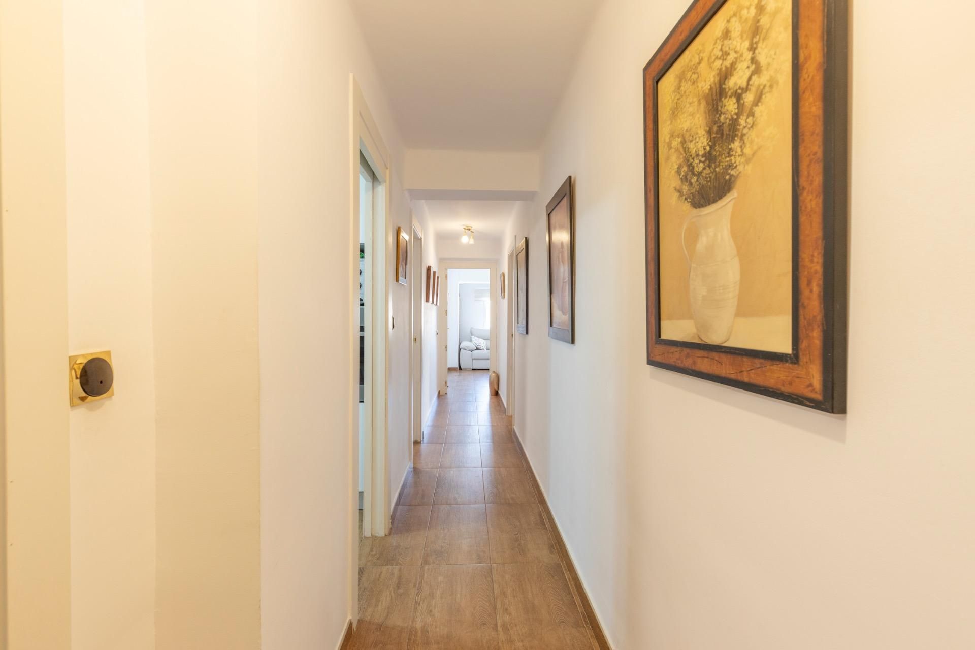 Flat for sale in  Granada Capital  with Air Conditioner, Heating and Balcony