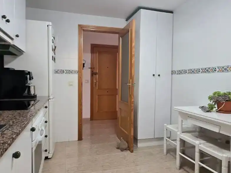 Wohnung zum Verkauf in Gandia mit Klimaanlage, Terrasse und Schwimmbad