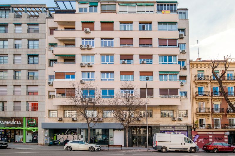 Exterior view of Flat for sale in  Madrid Capital  with Air Conditioner, Terrace and Furnished