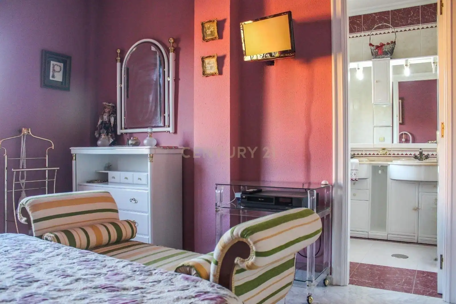 Dormitori de Casa o xalet en venda en Cáceres amb Aire condicionat, Jardí privat i Traster