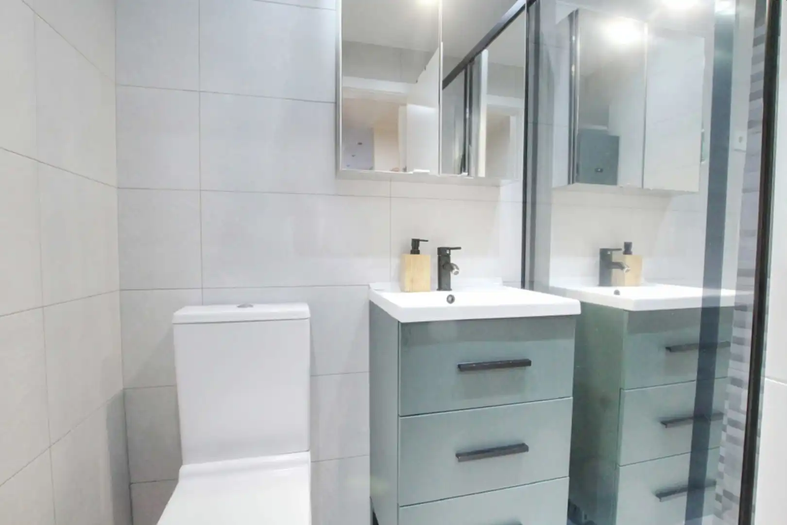 Bathroom of Apartments for sale in Azuqueca de Henares  with Air Conditioner, Terrace and Alarm