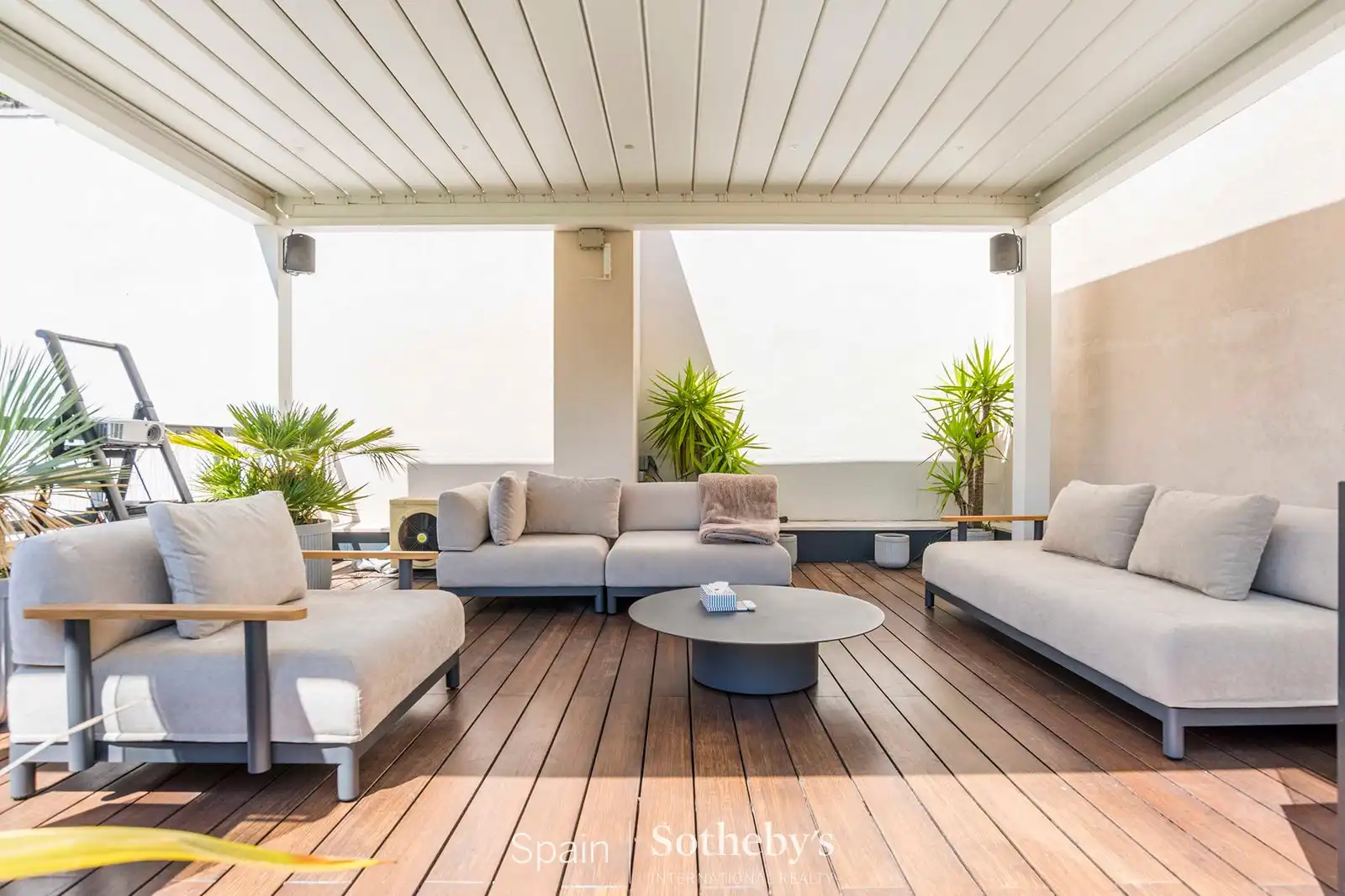 Terraza de Ático en venta en Madrid con Aire acondicionado, Calefacción y Jardín privado