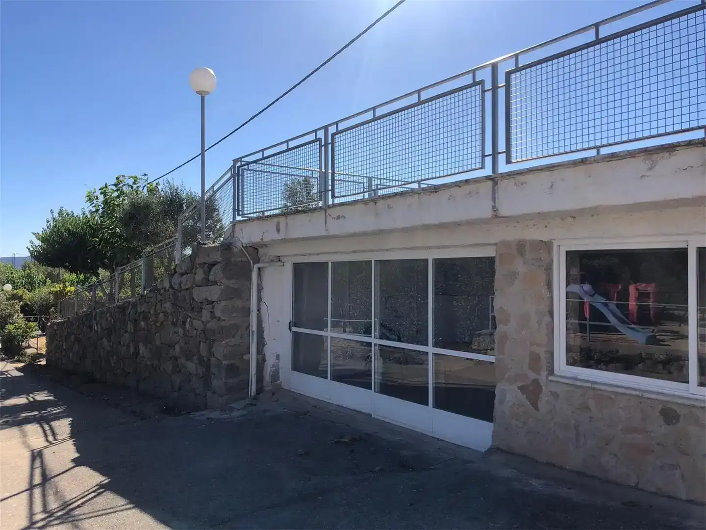 Vista exterior de Apartament en venda en Vallejera de Riofrío amb Jardí privat, Piscina i Moblat