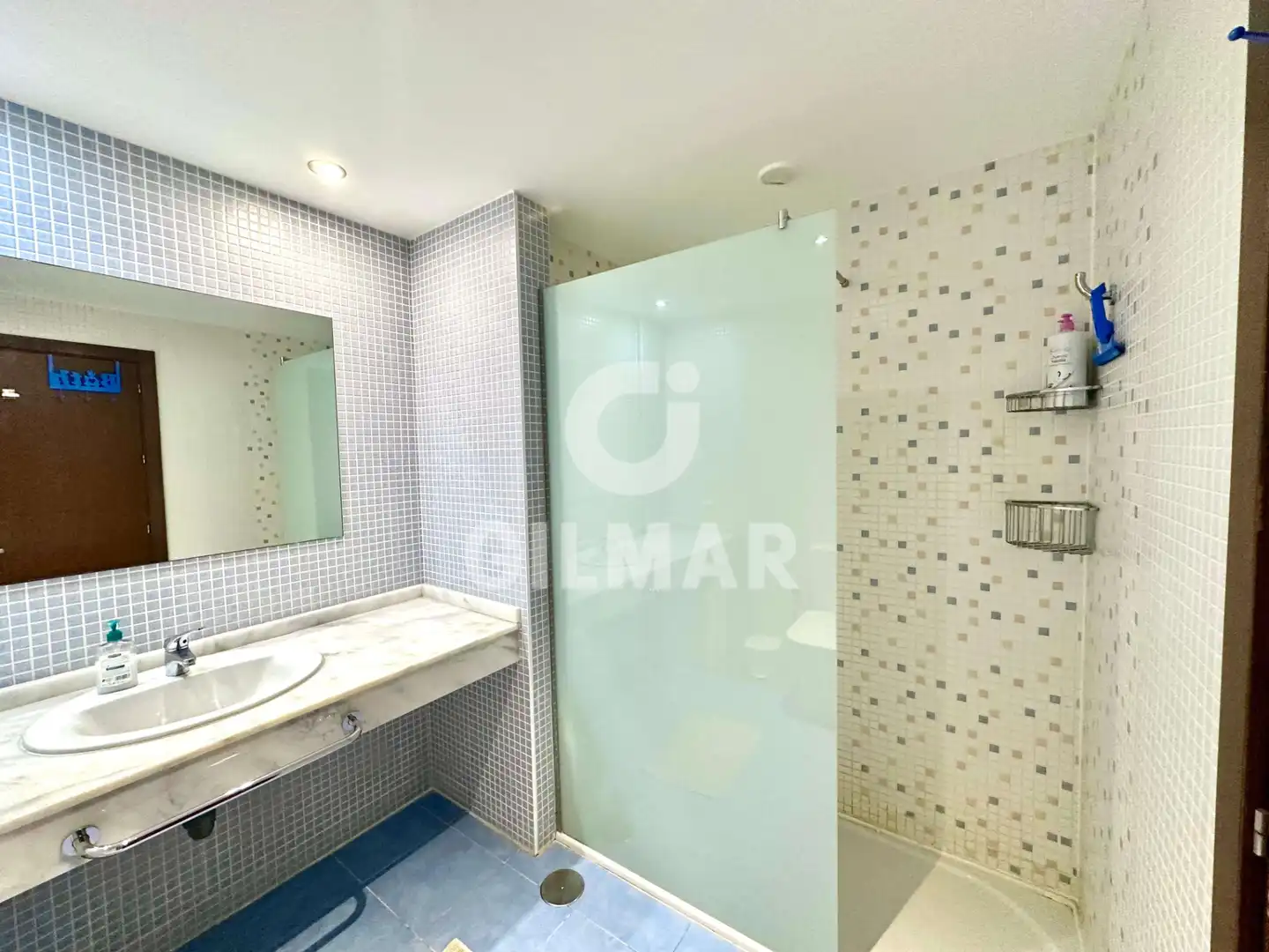 Badezimmer von Wohnung zum Verkauf in Arona mit Privatgarten, Terrasse und Abstellraum