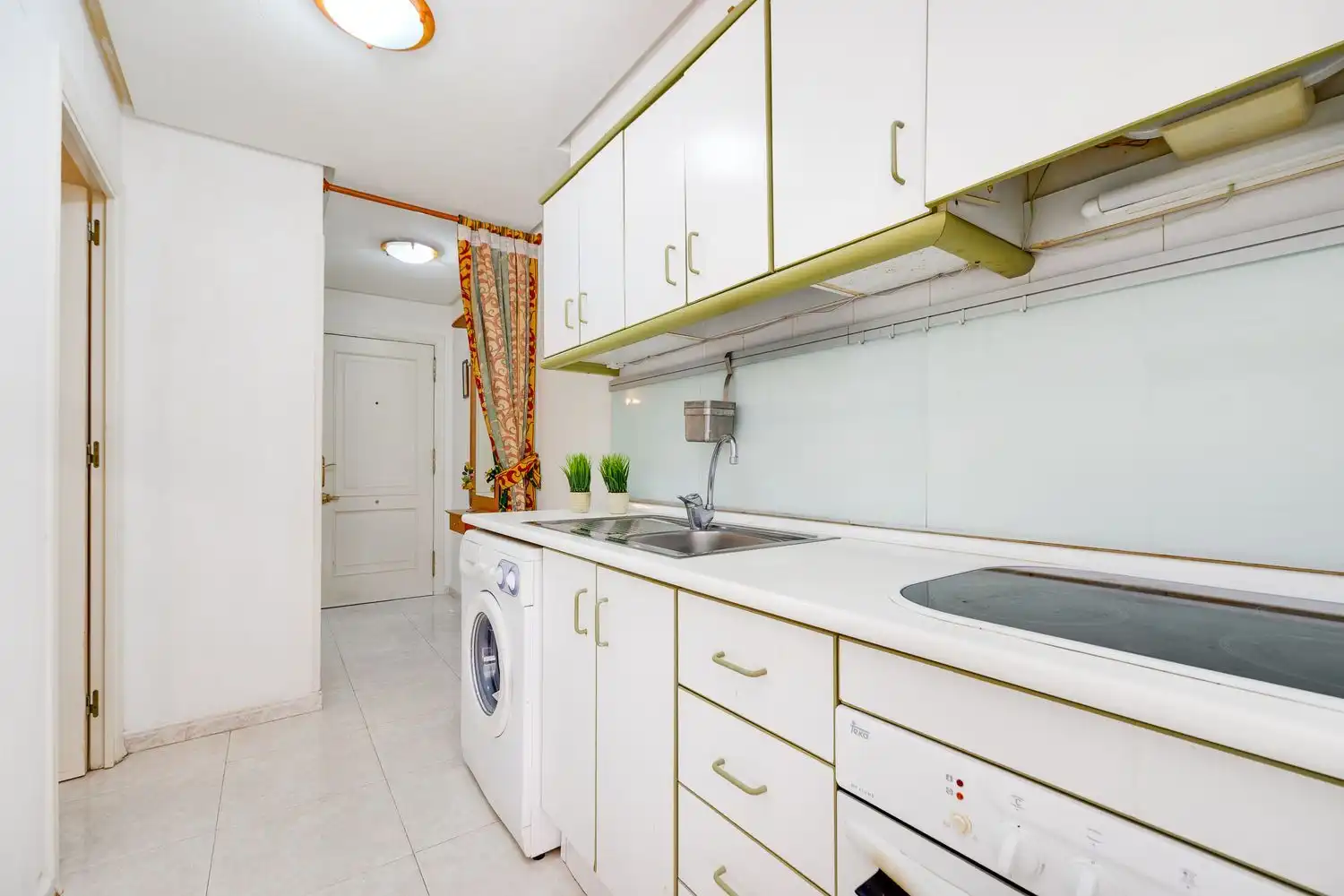 Kitchen of Flat for sale in Torrevieja  with Air Conditioner, Terrace and Furnished