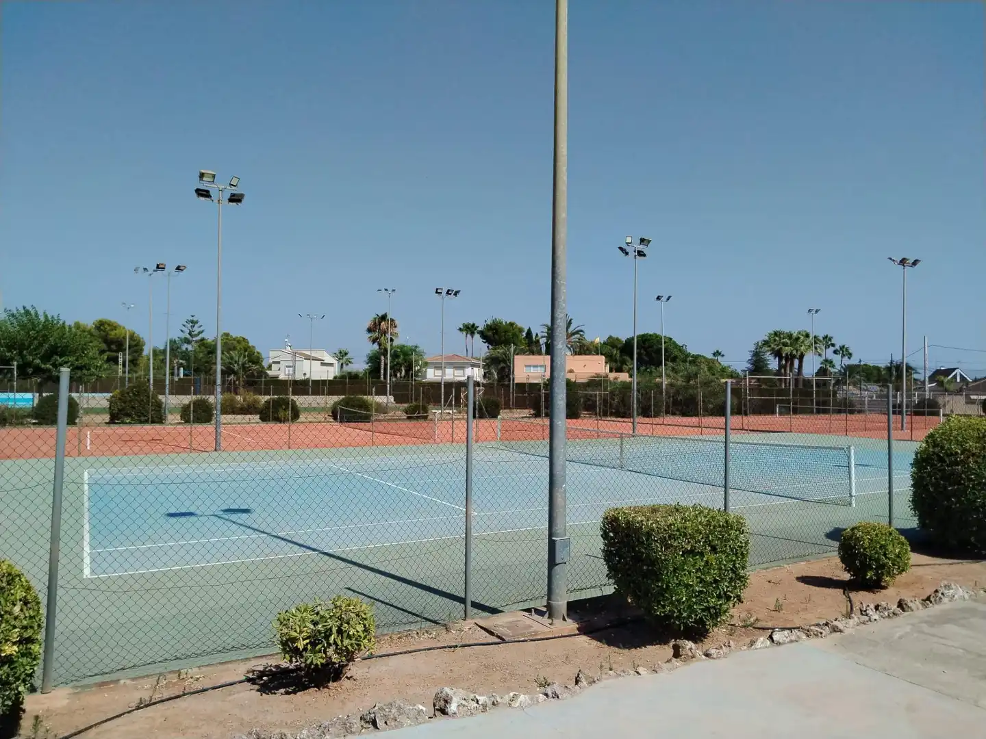 Vista exterior de Casa o chalet en venta en Serra con Aire acondicionado, Calefacción y Jardín privado