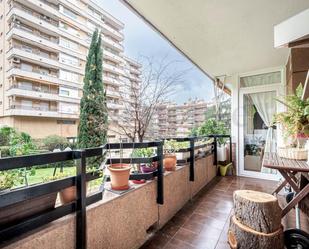 Exterior view of Flat for sale in  Barcelona Capital  with Heating, Private garden and Terrace