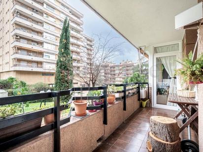 Exterior view of Flat for sale in  Barcelona Capital  with Heating, Private garden and Terrace